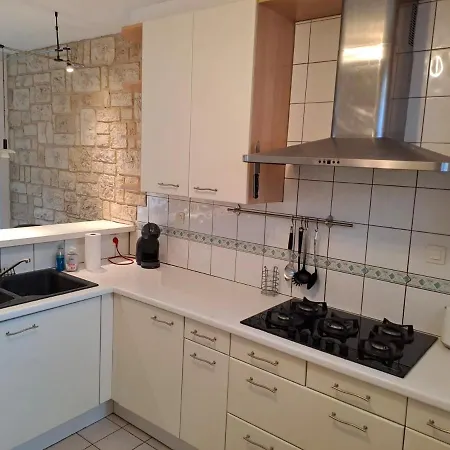 Convenient&comfortable House, Voltaire *