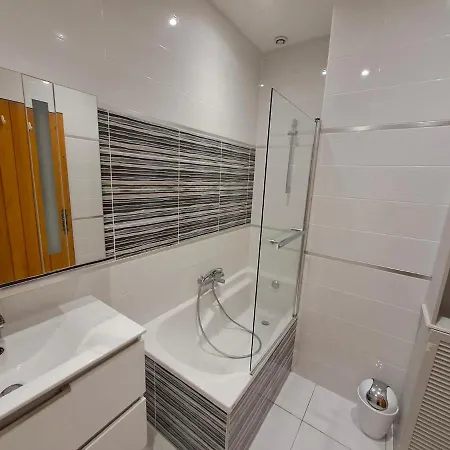 Convenient&comfortable House, Voltaire